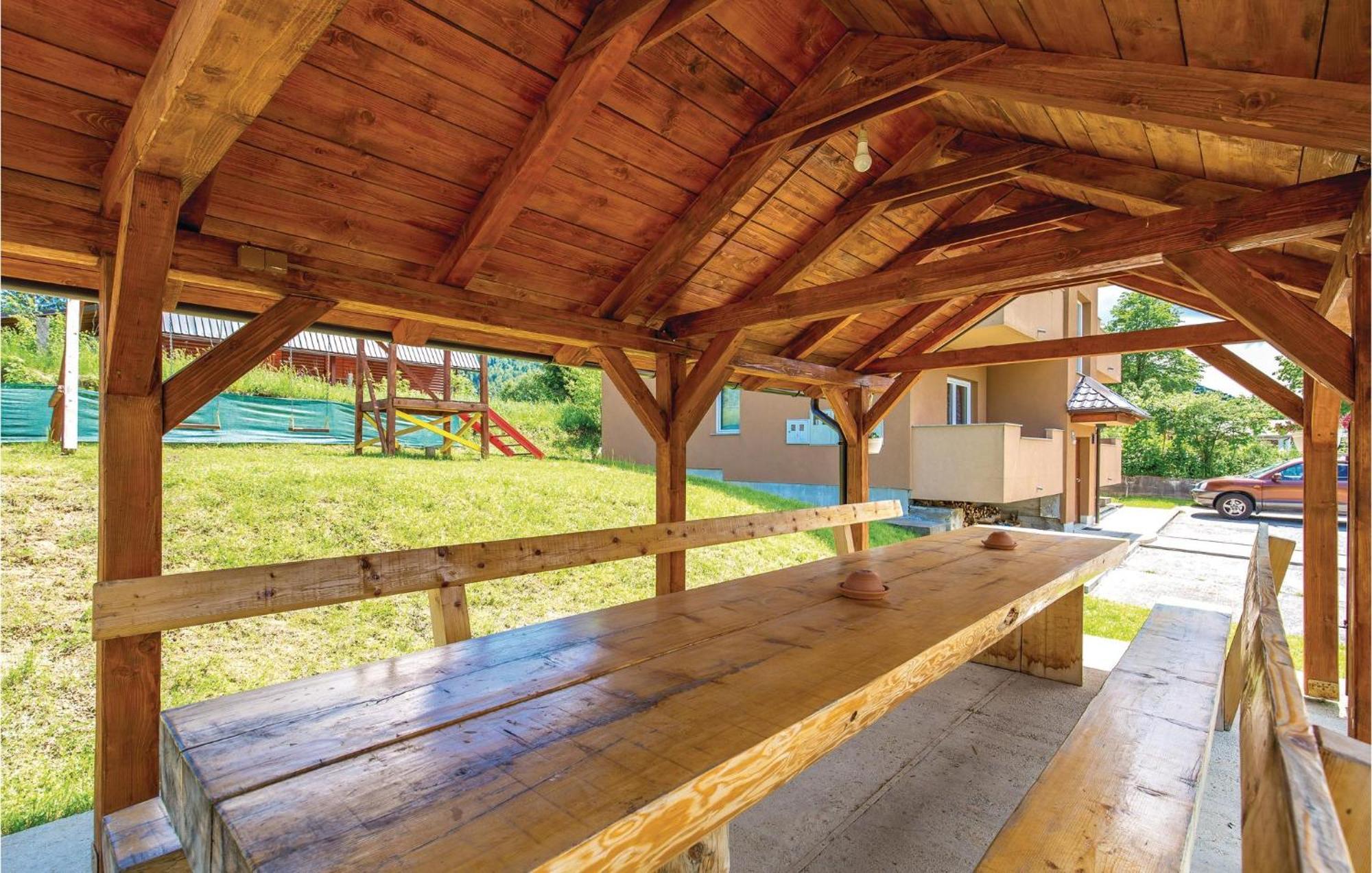 Super Apartment Ogulin Exteriör bild