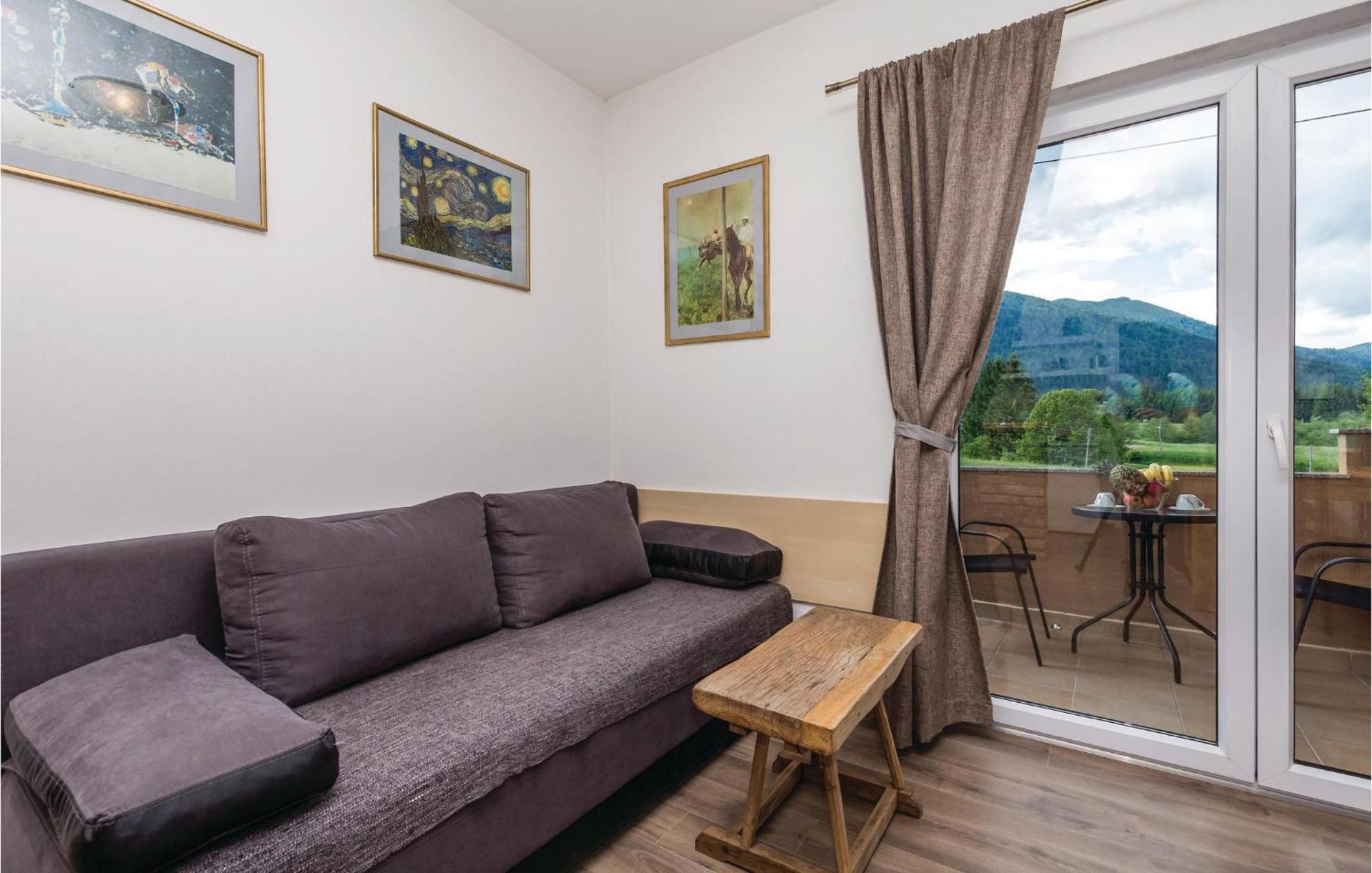 Super Apartment Ogulin Exteriör bild