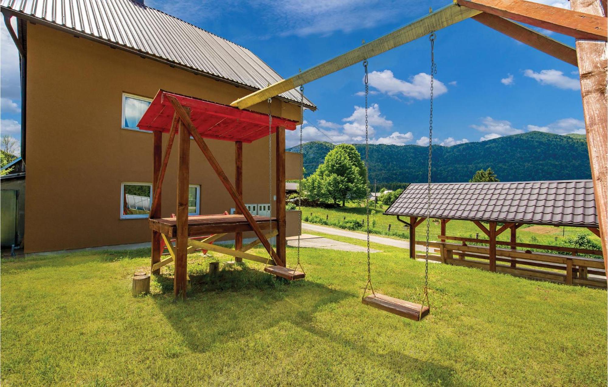 Super Apartment Ogulin Exteriör bild