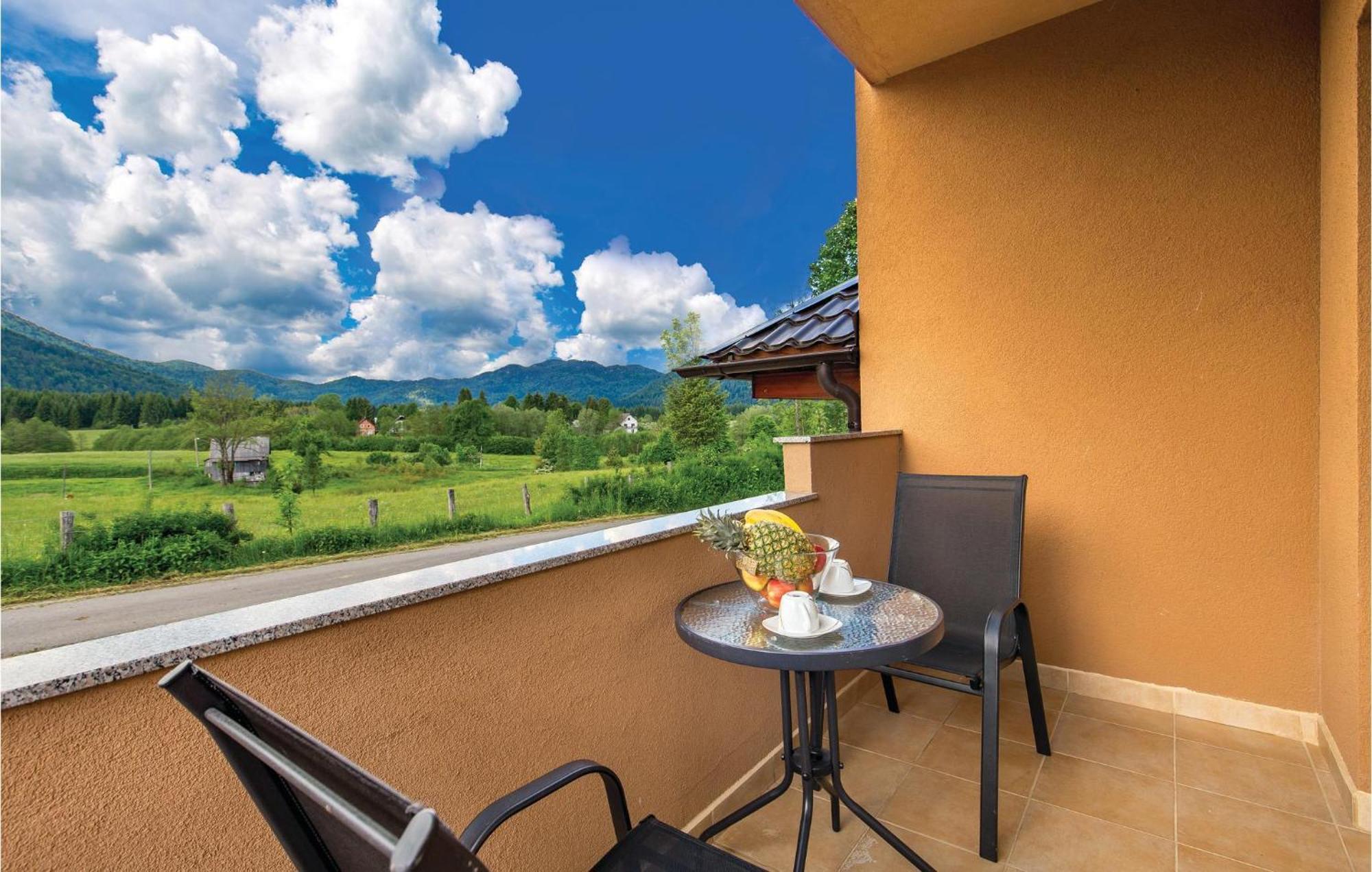 Super Apartment Ogulin Exteriör bild